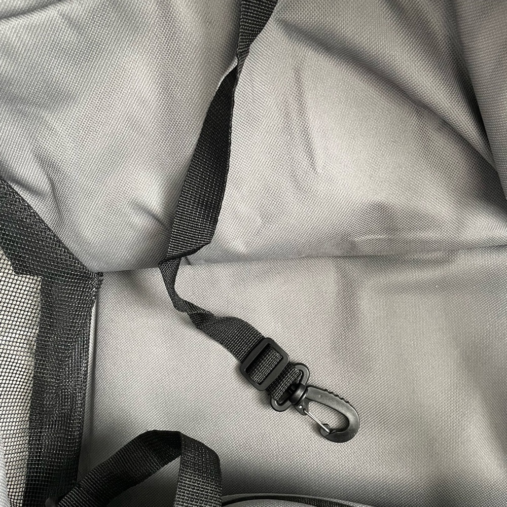 ⭐️⭐️ SOLD ⭐️⭐️ Gray Animal Car Seat - Picture 6 of 6